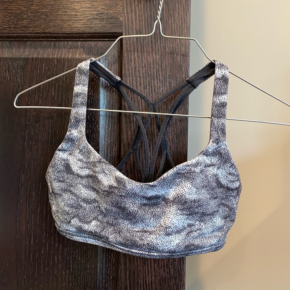 Lululemon free to be bra size 4